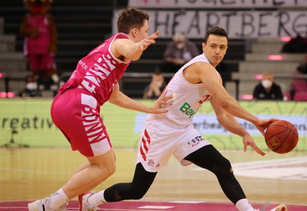 上狭路相逢 上狭路相逢